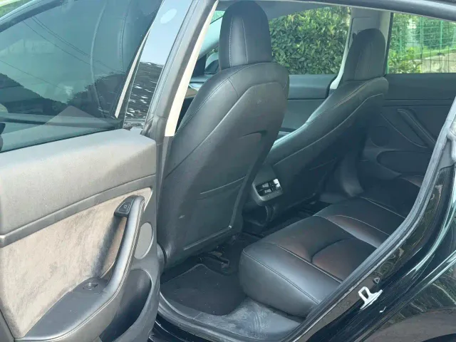 Tesla Model 3 — Фото автомобиля 10