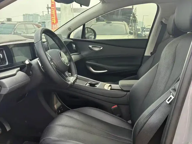 BYD Sealion 05 EV — Фото автомобиля 4