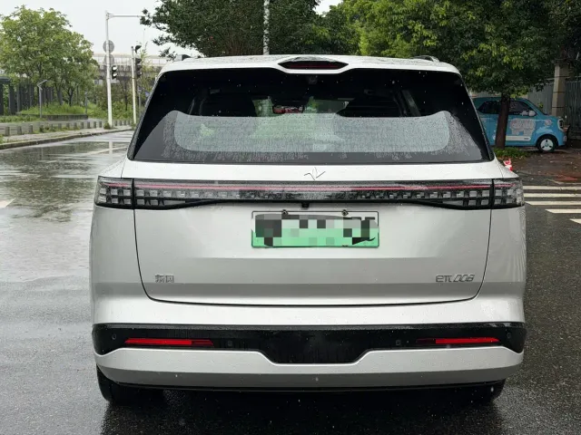 Dongfeng eπ 008 — Фото автомобиля 17