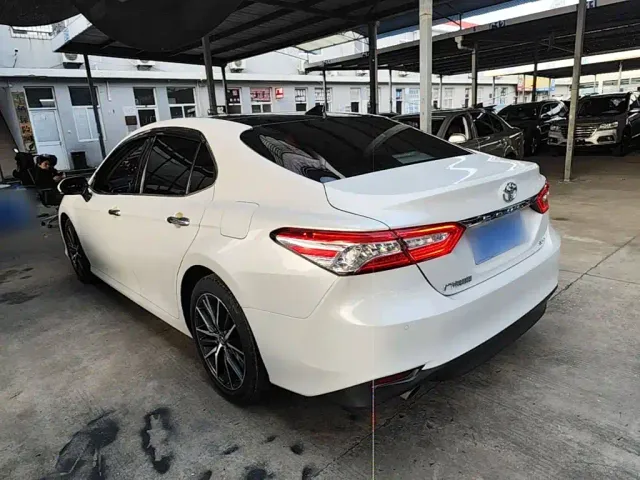 Toyota Camry — Фото автомобиля 4