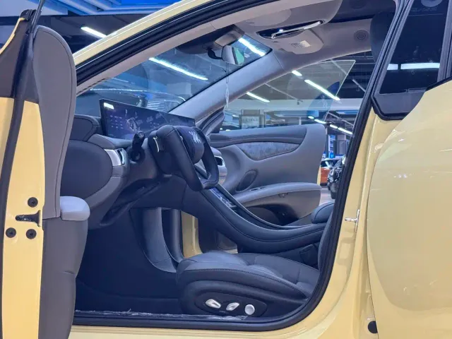 IM Motors L6 — Фото автомобиля 6