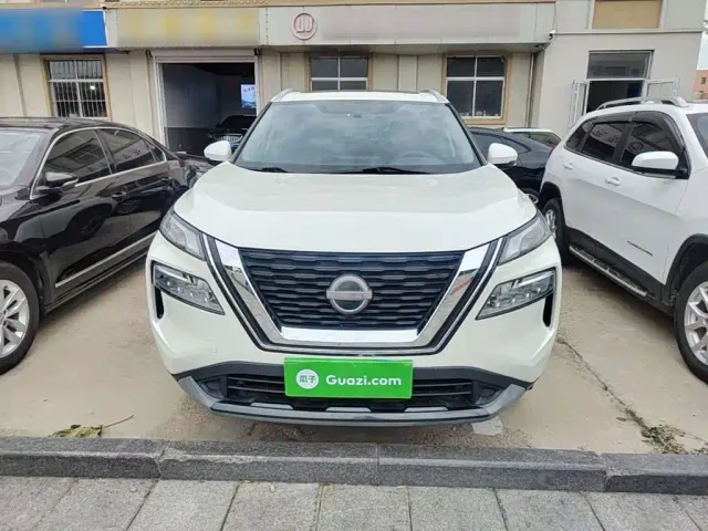 Nissan X-Trail — Фото автомобиля 2