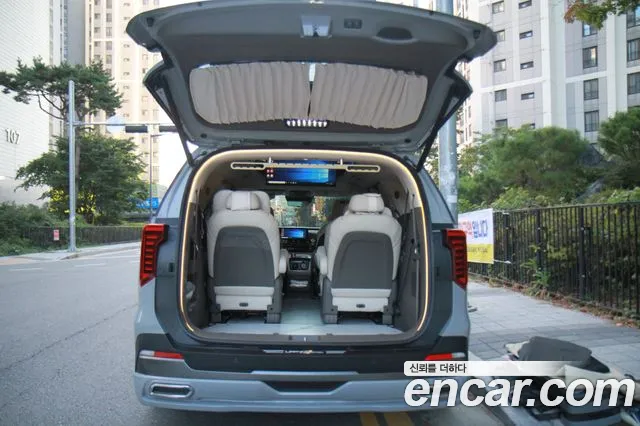 Kia Carnival Generation 4 — Фото автомобиля 12