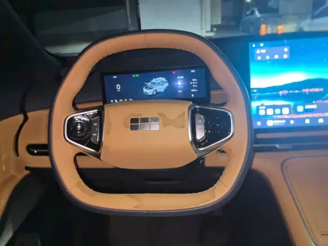 Geely Galaxy Starship 7 EM-i — Фото автомобиля 6