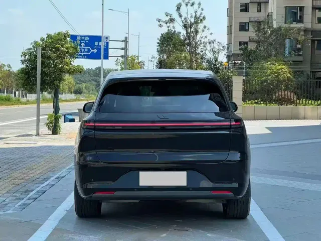 Li Auto L6 — Фото автомобиля 8