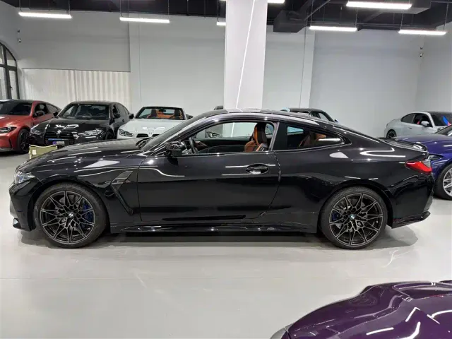 BMW M4 — Фото автомобиля 3