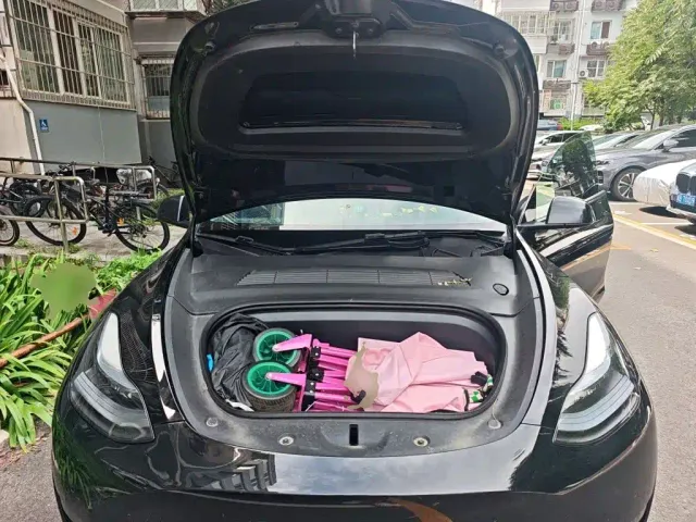 Tesla Model Y — Фото автомобиля 10