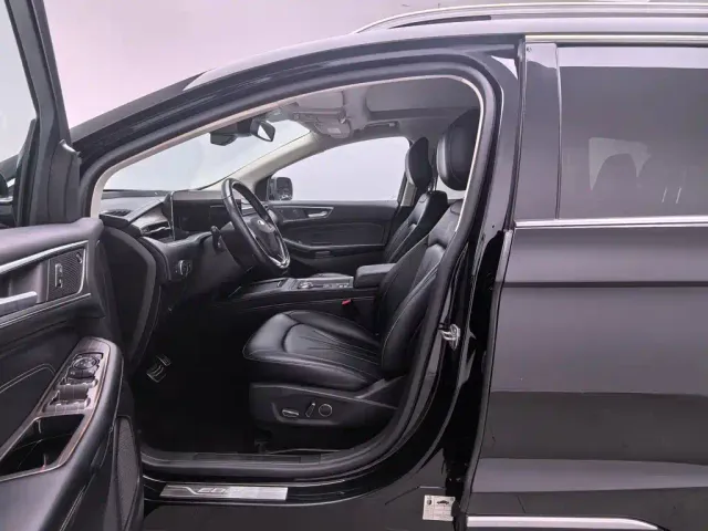 Ford Edge — Фото автомобиля 10