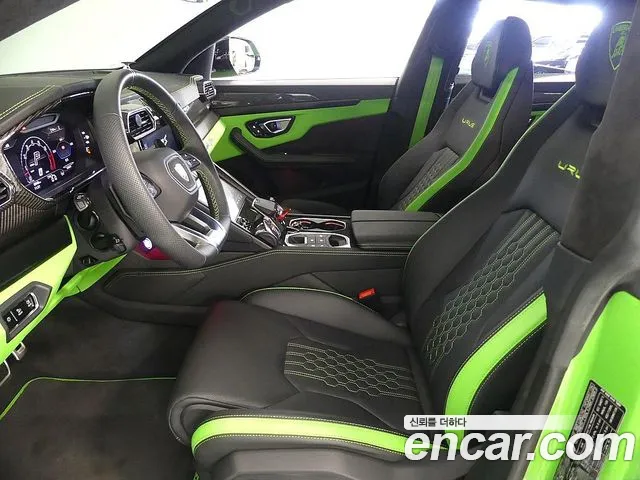 Lamborghini Urus — Фото автомобиля 7