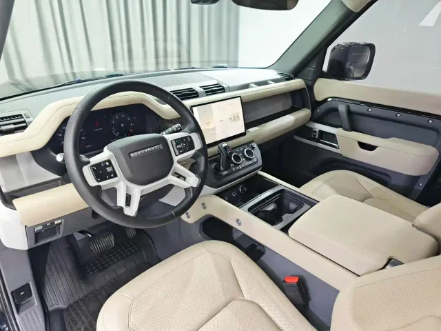 Land Rover Defender — Фото автомобиля 5