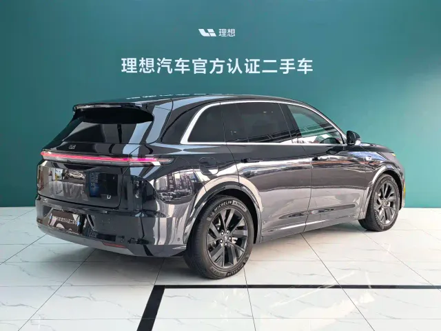 Li Auto L7 — Фото автомобиля 16