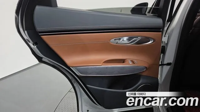 Genesis GV70 — Фото автомобиля 14