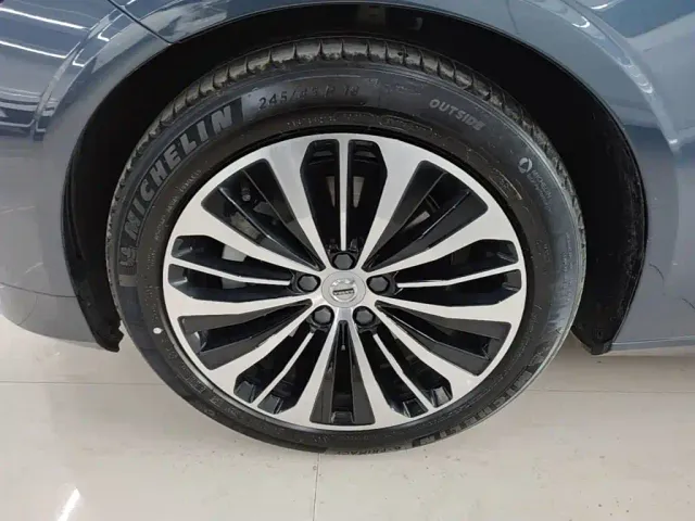 Volvo S90 — Фото автомобиля 22