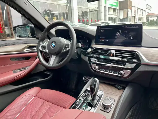 BMW 5 Series — Фото автомобиля 7