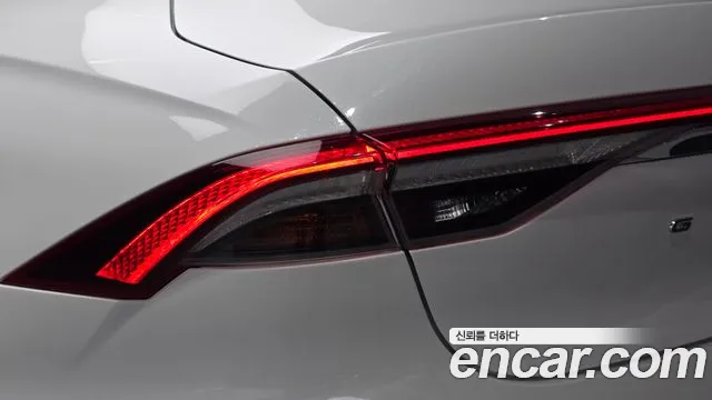 Hyundai Grandeur (New) Hybrid — Фото автомобиля 8