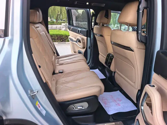BYD FangChengBao Leopard 8 — Фото автомобиля 8