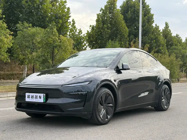 Фотография автомобиля — Tesla Model Y