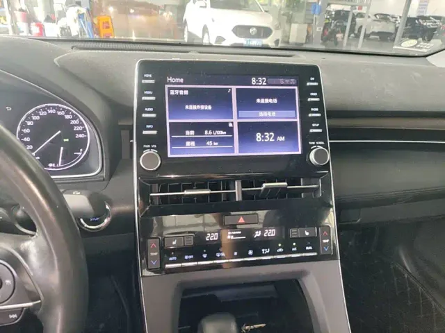 Toyota Avalon — Фото автомобиля 12