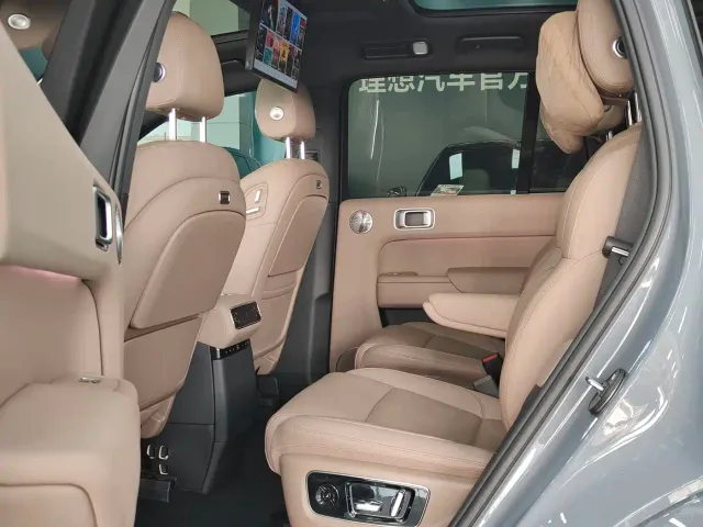 Li Auto L8 — Фото автомобиля 4