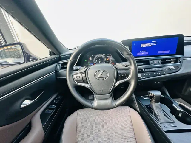 Lexus ES — Фото автомобиля 13