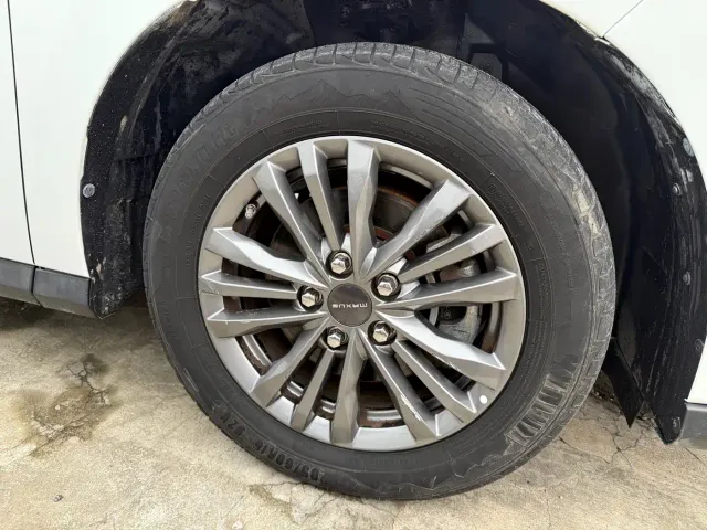 Maxus Dajia 5 — Фото автомобиля 11