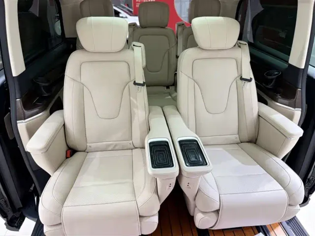Mercedes-Benz V-Class — Фото автомобиля 16