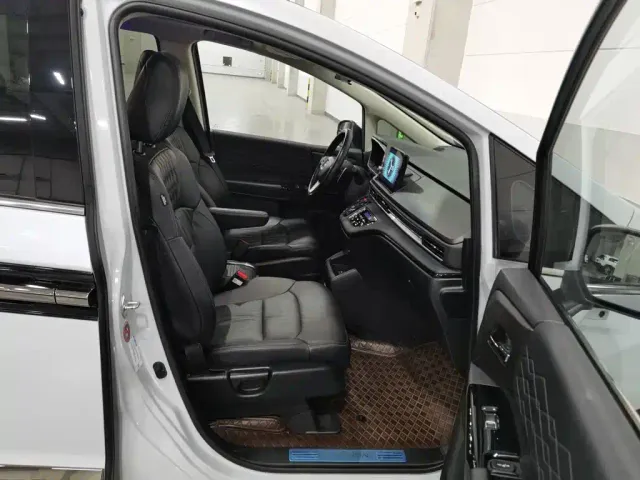 Honda Elysion — Фото автомобиля 23