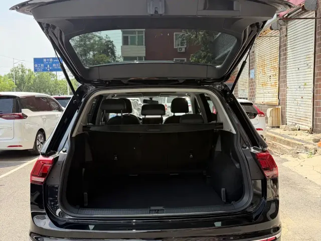 Volkswagen Tiguan L — Фото автомобиля 7