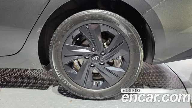 Hyundai Avante — Фото автомобиля 6