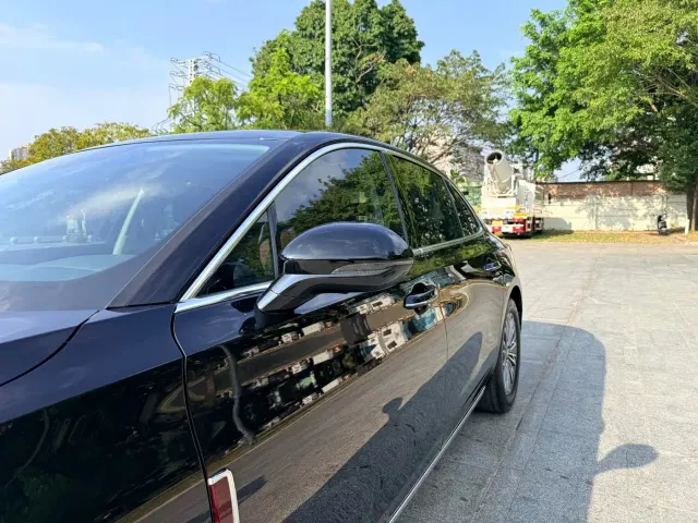 Hongqi H5 — Фото автомобиля 25
