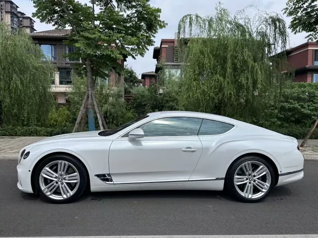 Bentley Continental — Фото автомобиля 3
