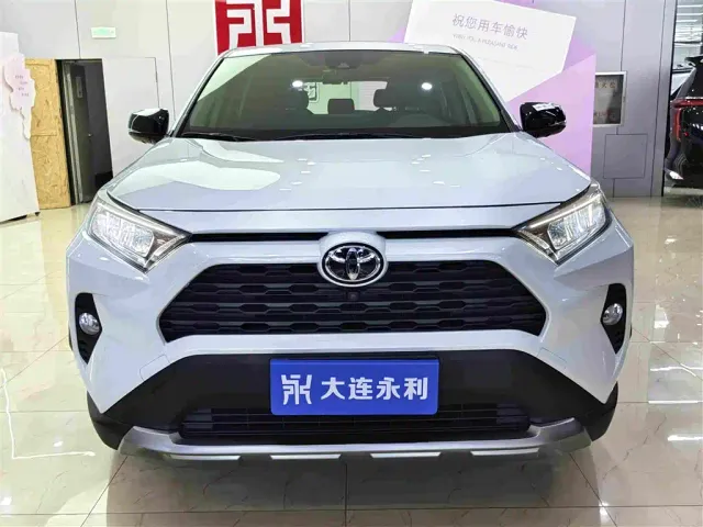 Toyota RAV4 — Фото автомобиля 2