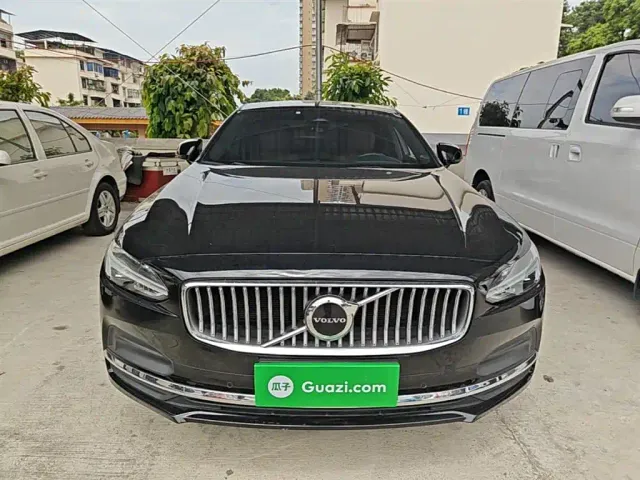Volvo S90 — Фото автомобиля 2