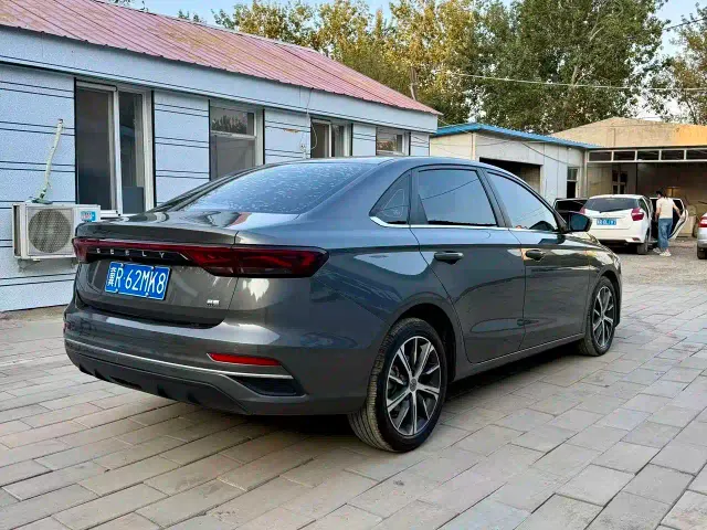 Geely Emgrand — Фото автомобиля 7