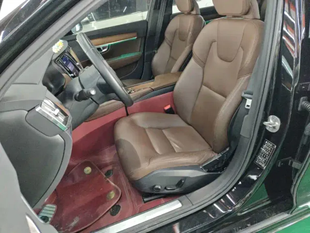 Volvo S90 — Фото автомобиля 14