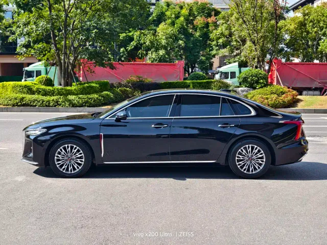 Hongqi H5 — Фото автомобиля 11