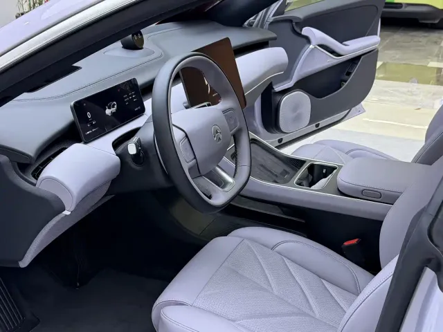 Nio ET5 — Фото автомобиля 5