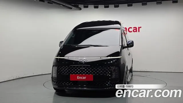 Hyundai Staria Staria 4WD Lounge 9 мест — Фото автомобиля 3