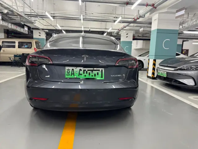 Tesla Model 3 — Фото автомобиля 7