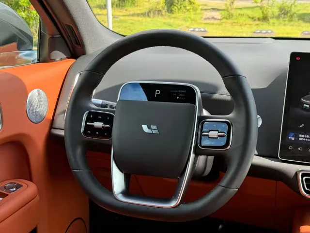 Li Auto L8 — Фото автомобиля 6