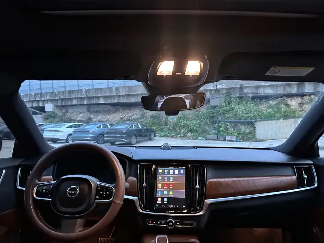 Volvo S90 — Фото автомобиля 6