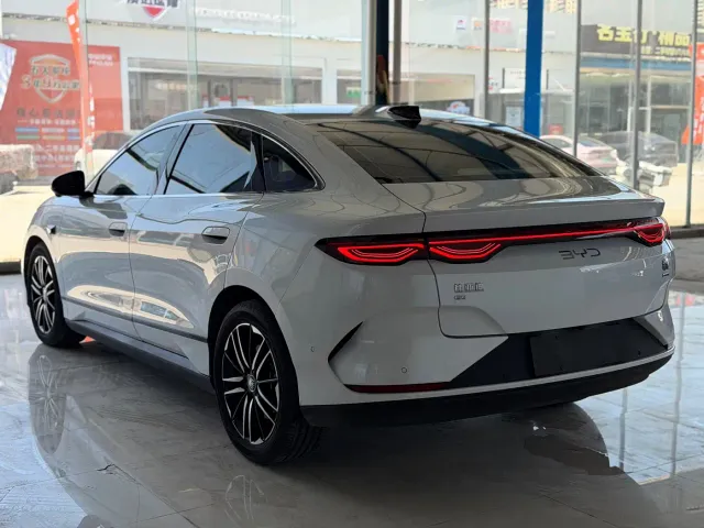 BYD Qin L — Фото автомобиля 16