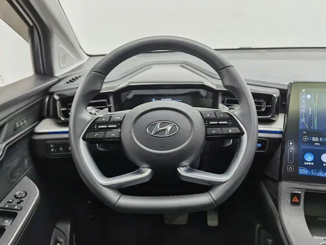 Hyundai Custo — Фото автомобиля 11