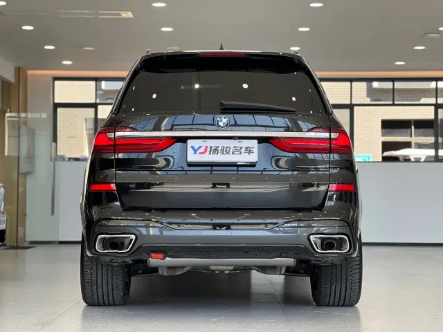 BMW X7 — Фото автомобиля 4