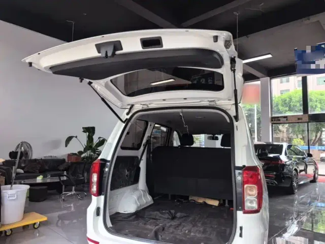 Wuling Hongguang — Фото автомобиля 18