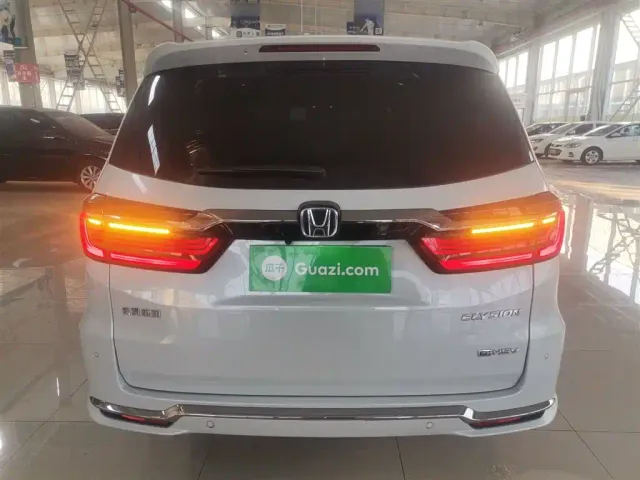 Honda Elysion — Фото автомобиля 21