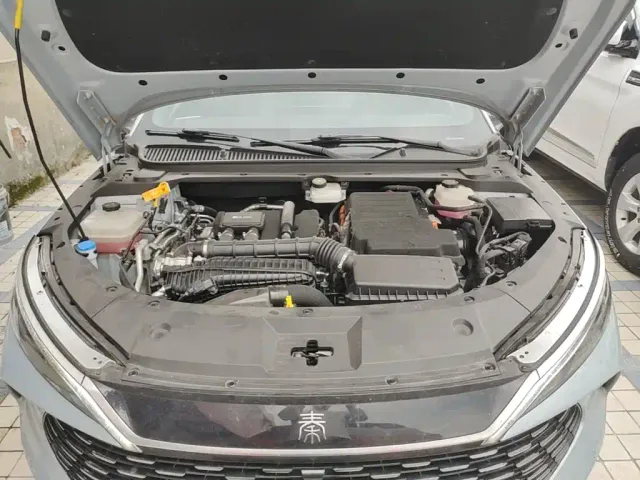 BYD Qin L — Фото автомобиля 19