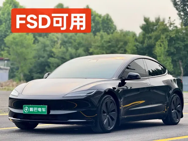 Tesla Model 3 — Фото автомобиля 2