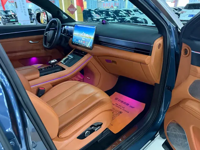 Aito M7 — Фото автомобиля 13