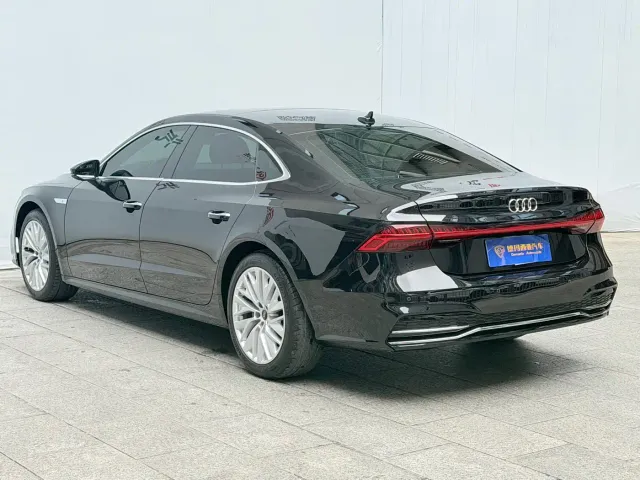 Audi A7L — Фото автомобиля 18